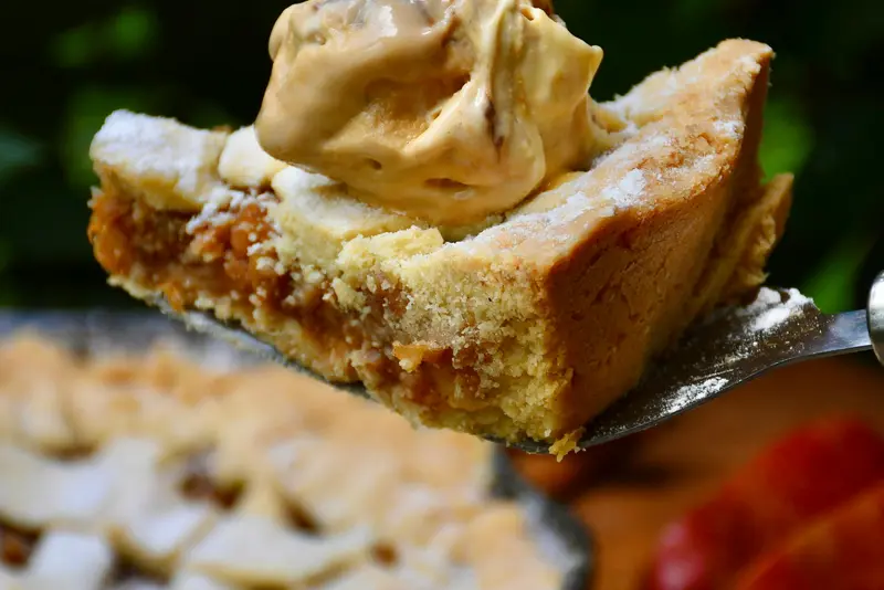 Apple Pie with Ice Cream